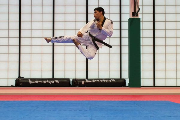 Quels sont les impacts de la pratique régulière du Taekwondo sur la gestion des émotions chez les adolescents?